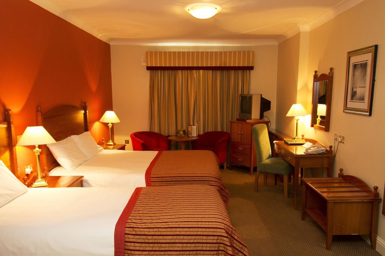 Отель The Newgrange Hotel Ан-Уавь